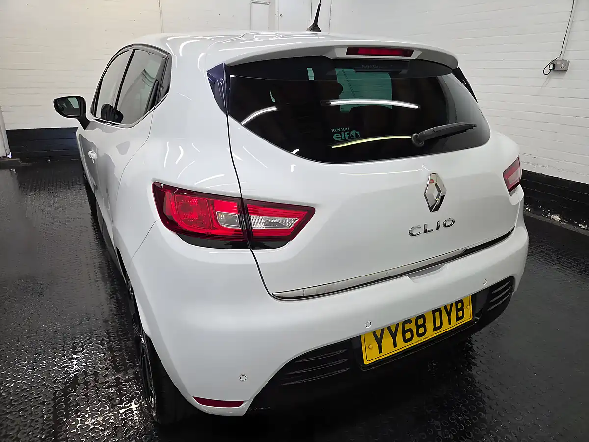 Used 2018 Renault Clio Iconic Glacier White - Interior and Exterior details 4