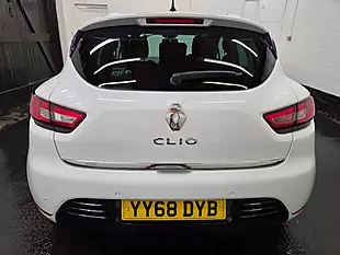 Used 2018 Renault Clio Iconic Glacier White - Interior and Exterior details 5