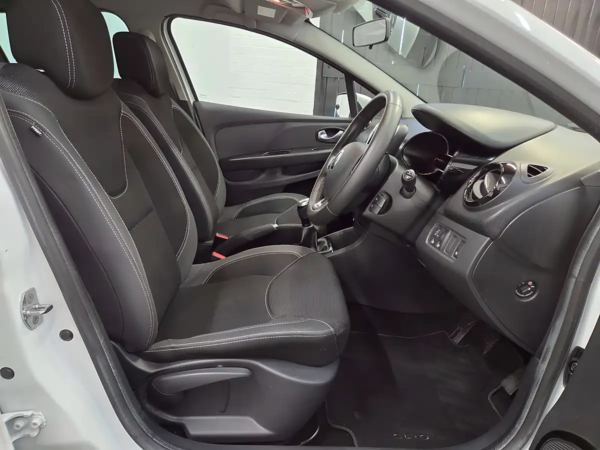 Used 2018 Renault Clio Iconic Glacier White - Interior and Exterior details 8