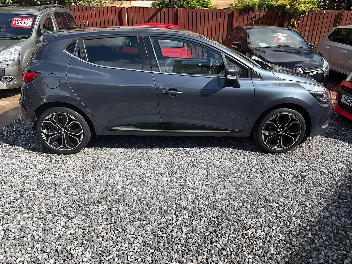 Used 2018 Renault Clio Iconic Grey - Interior and Exterior details 10