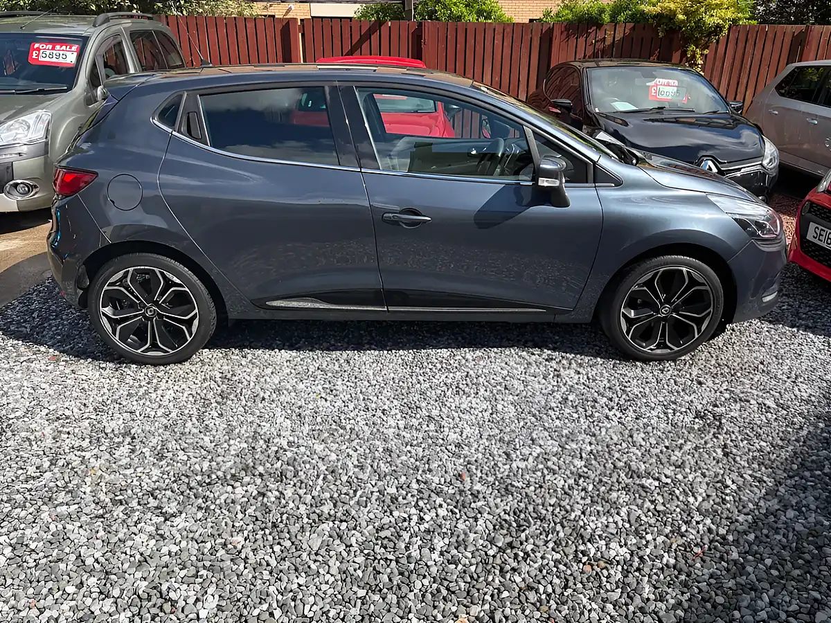 Used 2018 Renault Clio Iconic Grey - Interior and Exterior details 4