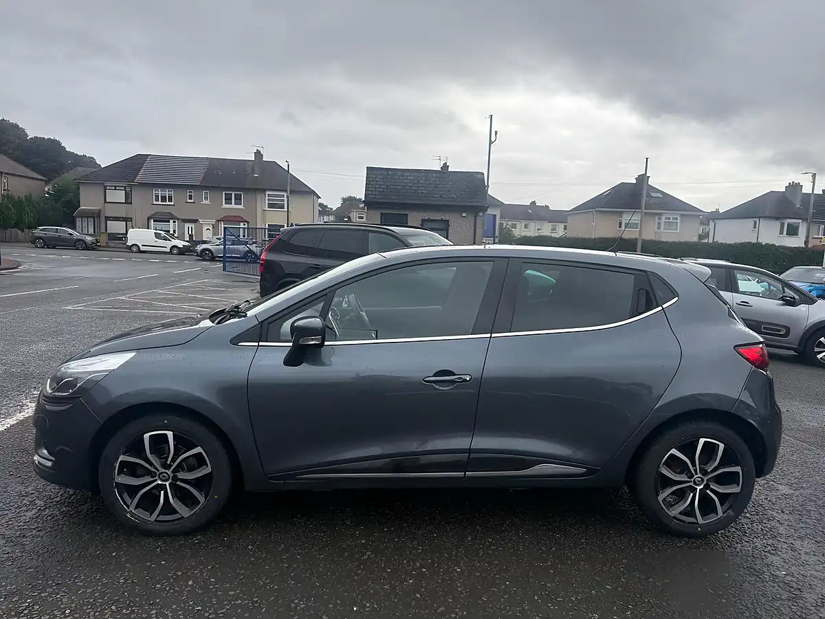 Used 2018 Renault Clio Iconic Grey - Interior and Exterior details 3