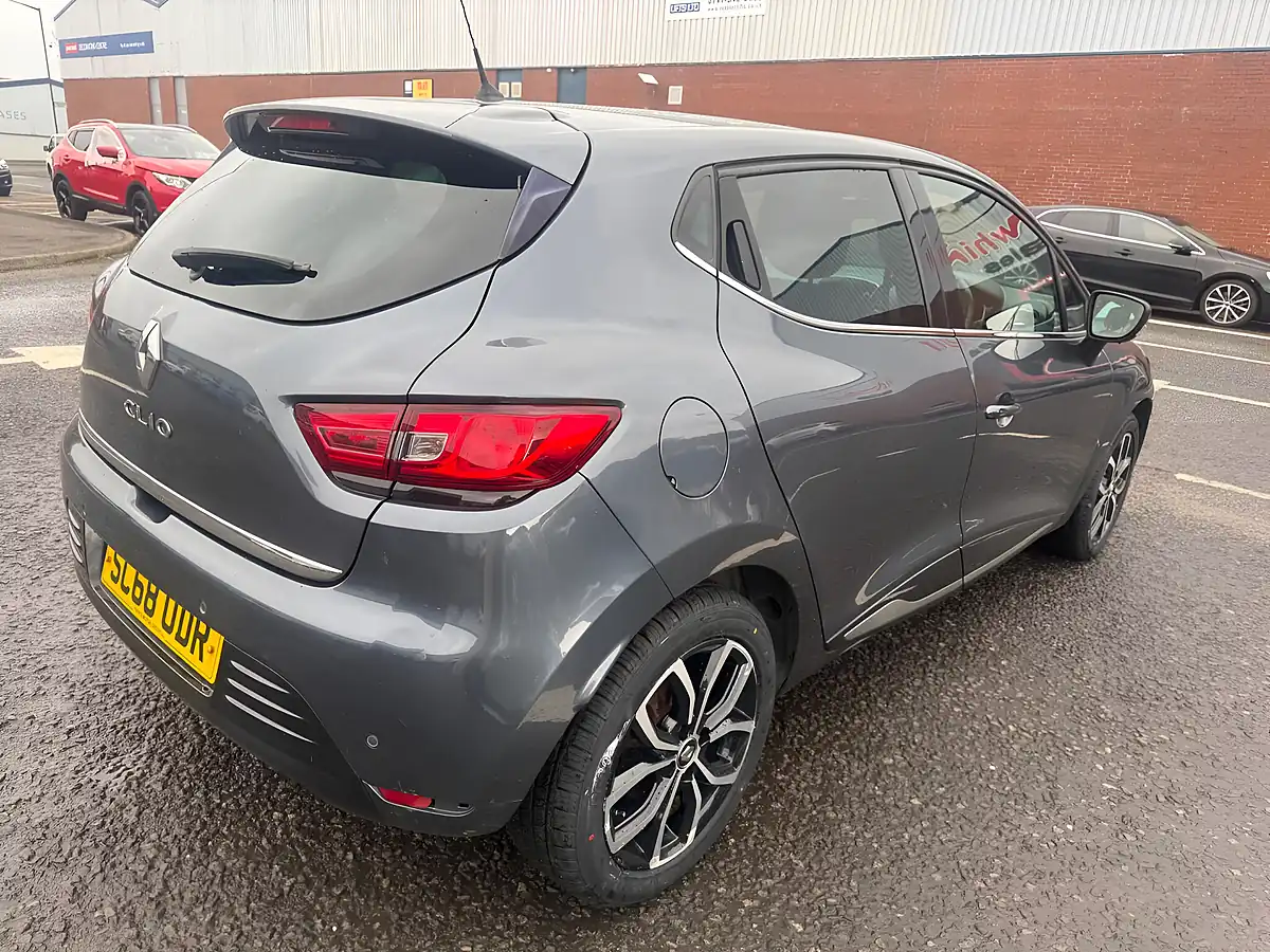 Used 2018 Renault Clio Iconic Grey - Interior and Exterior details 5
