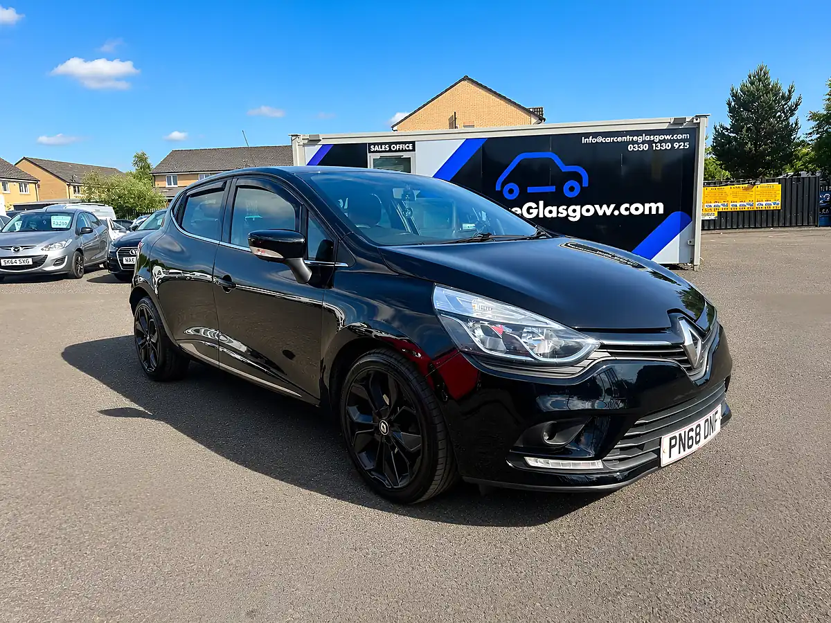 Used 2018 Renault Clio Iconic - Front View
