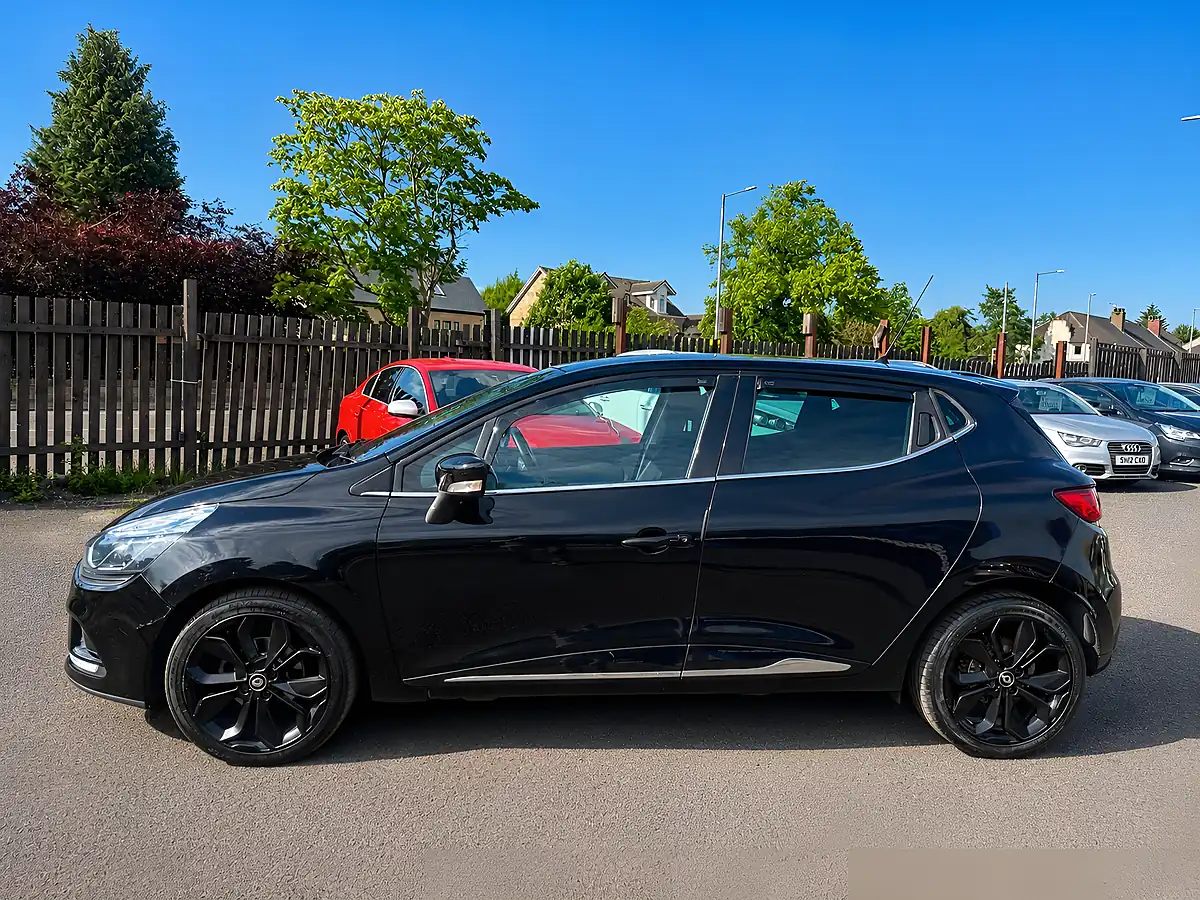 Used 2018 Renault Clio Iconic - Interior and Exterior details 4