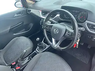 Used 2018 Renault Clio Iconic - Interior and Exterior details 4