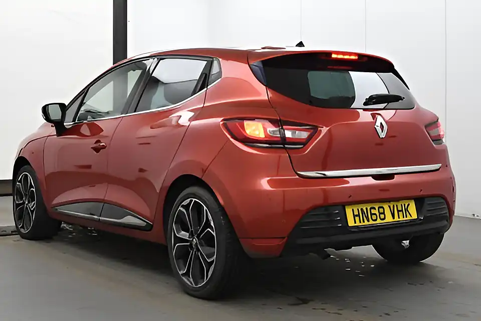 Used 2018 Renault Clio Iconic Mars Red - Interior and Exterior details 12