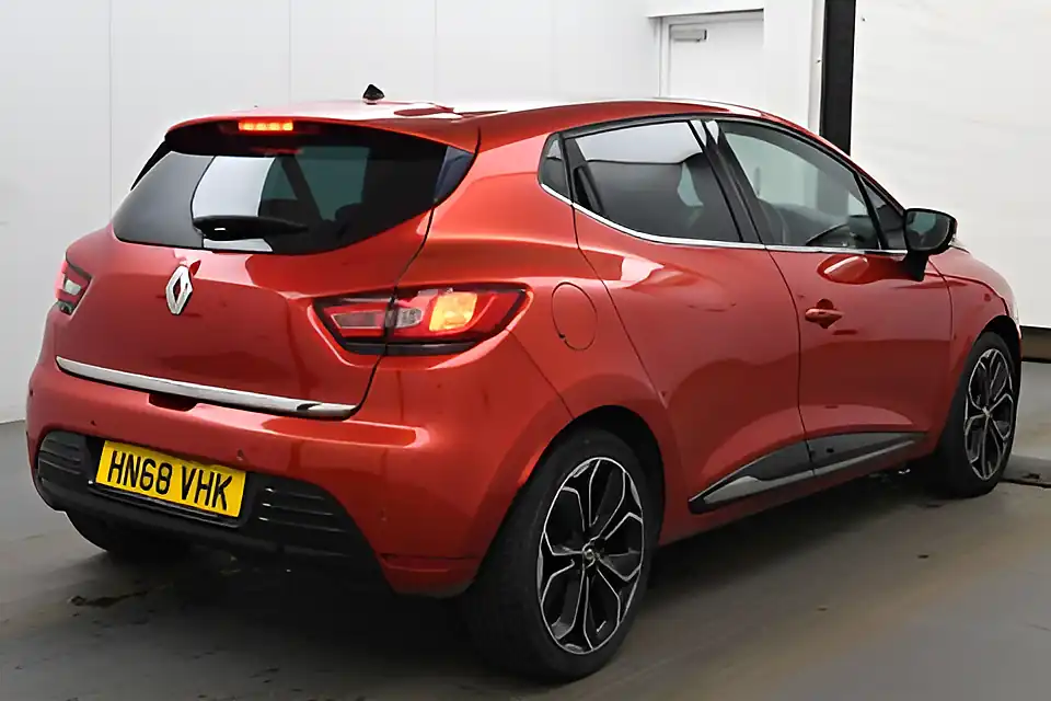 Used 2018 Renault Clio Iconic Mars Red - Interior and Exterior details 14