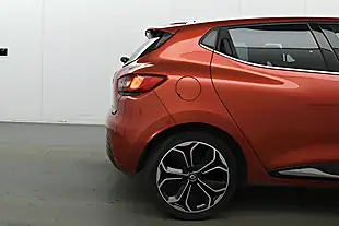 Used 2018 Renault Clio Iconic Mars Red - Interior and Exterior details 17