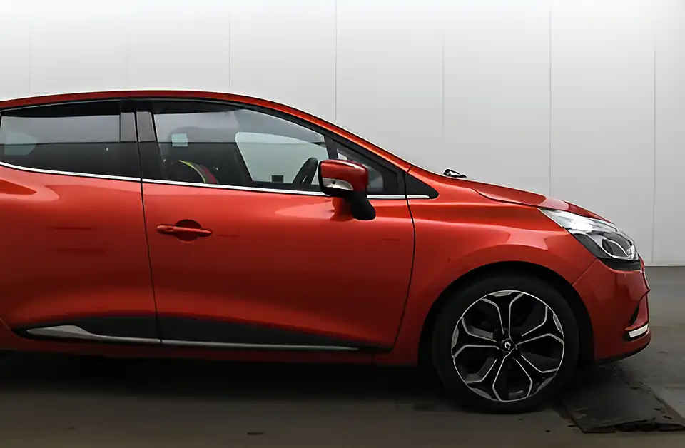 Used 2018 Renault Clio Iconic Mars Red - Interior and Exterior details 19