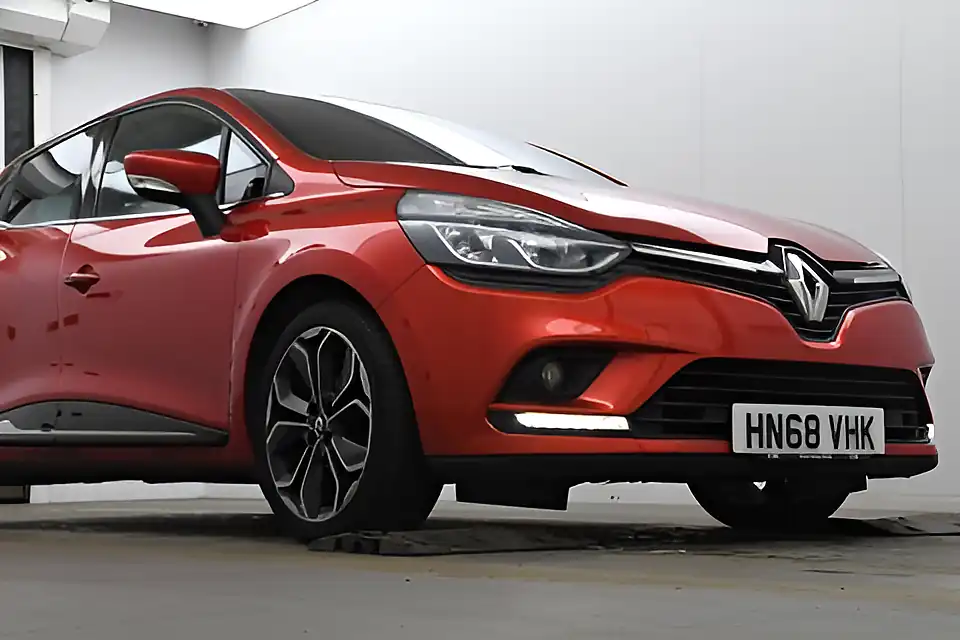 Used 2018 Renault Clio Iconic Mars Red - Interior and Exterior details 2