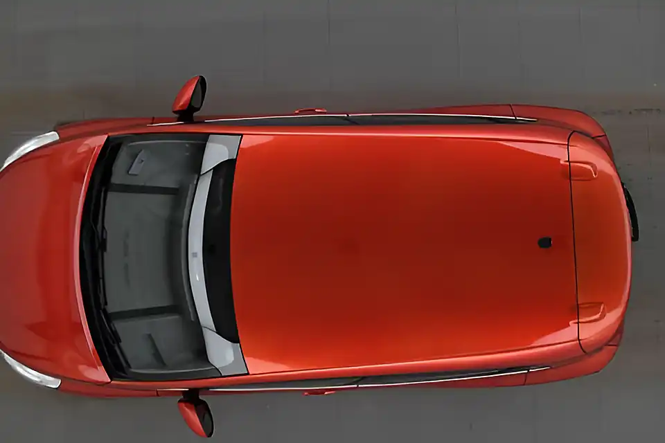 Used 2018 Renault Clio Iconic Mars Red - Interior and Exterior details 4