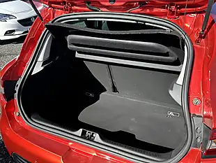 Used 2018 Renault Clio Iconic Red - Interior and Exterior details 11