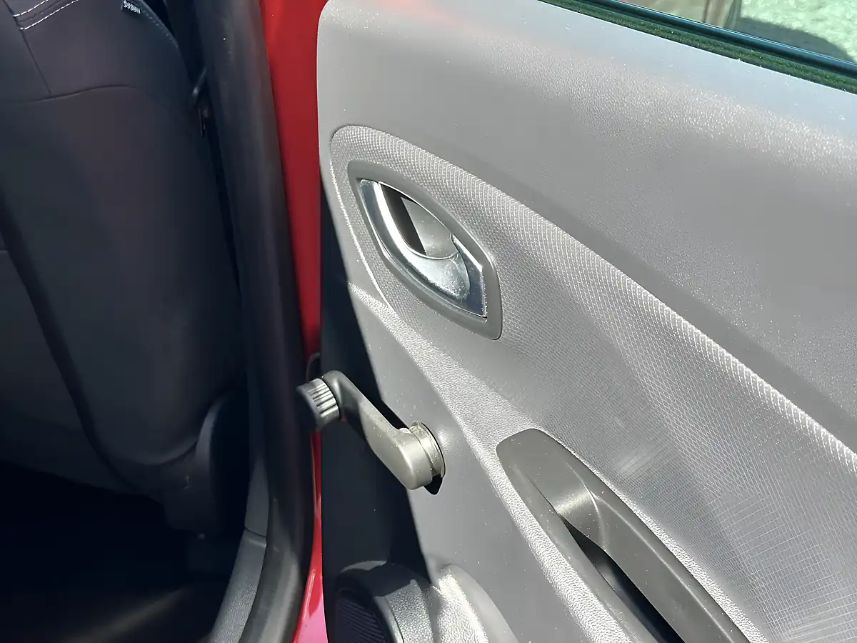 Used 2018 Renault Clio Iconic Red - Interior and Exterior details 14