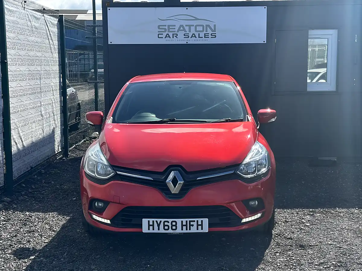Used 2018 Renault Clio Iconic Red - Interior and Exterior details 2