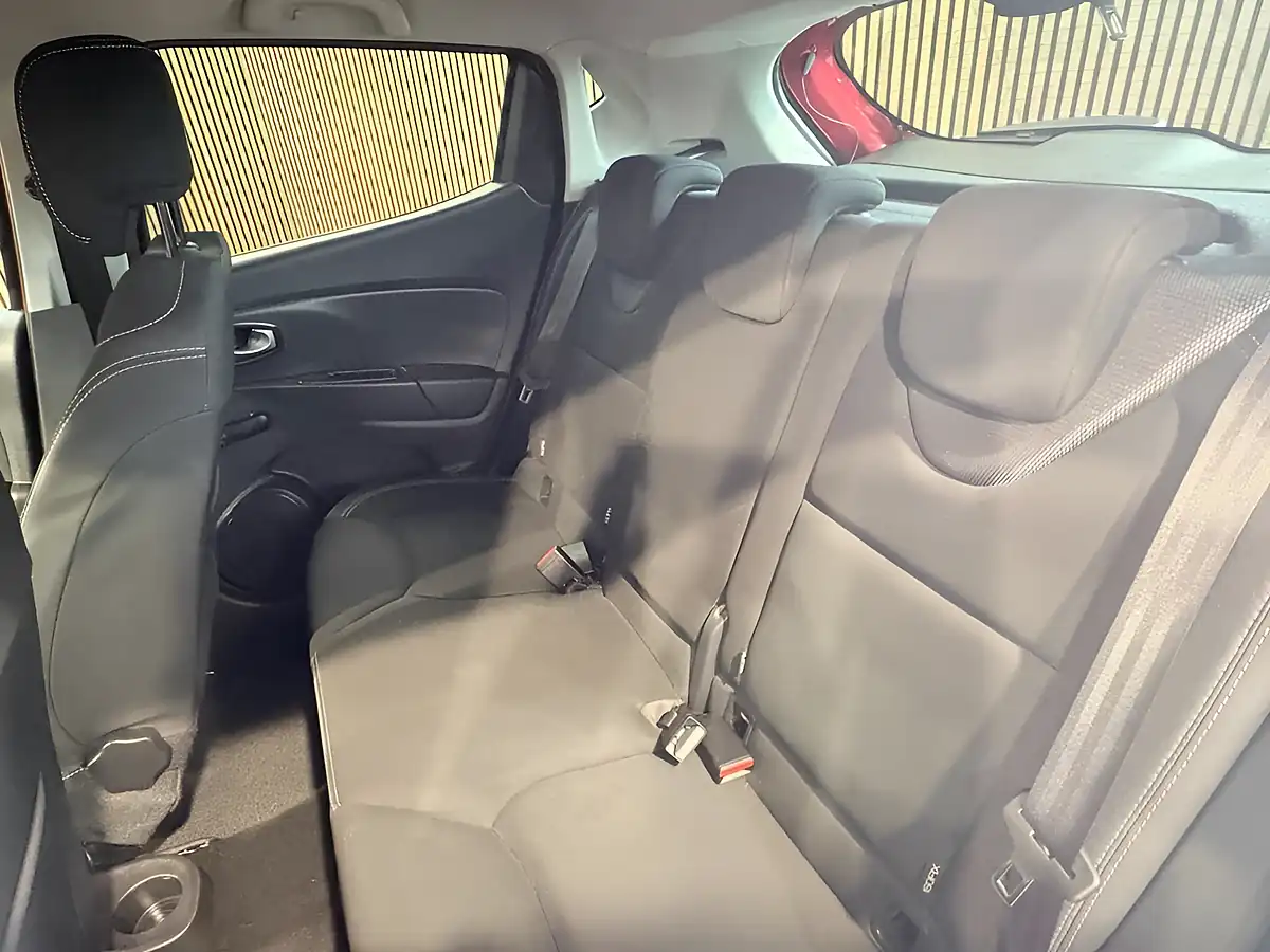 Used 2018 Renault Clio Iconic Red - Interior and Exterior details 11