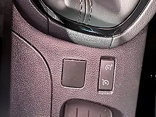 Used 2018 Renault Clio Iconic Red - Interior and Exterior details 14