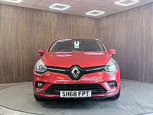 Used 2018 Renault Clio Iconic Red - Interior and Exterior details 2