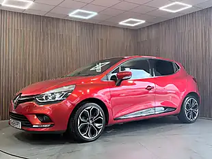 Used 2018 Renault Clio Iconic Red - Interior and Exterior details 3
