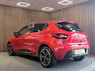 Used 2018 Renault Clio Iconic Red - Interior and Exterior details 4