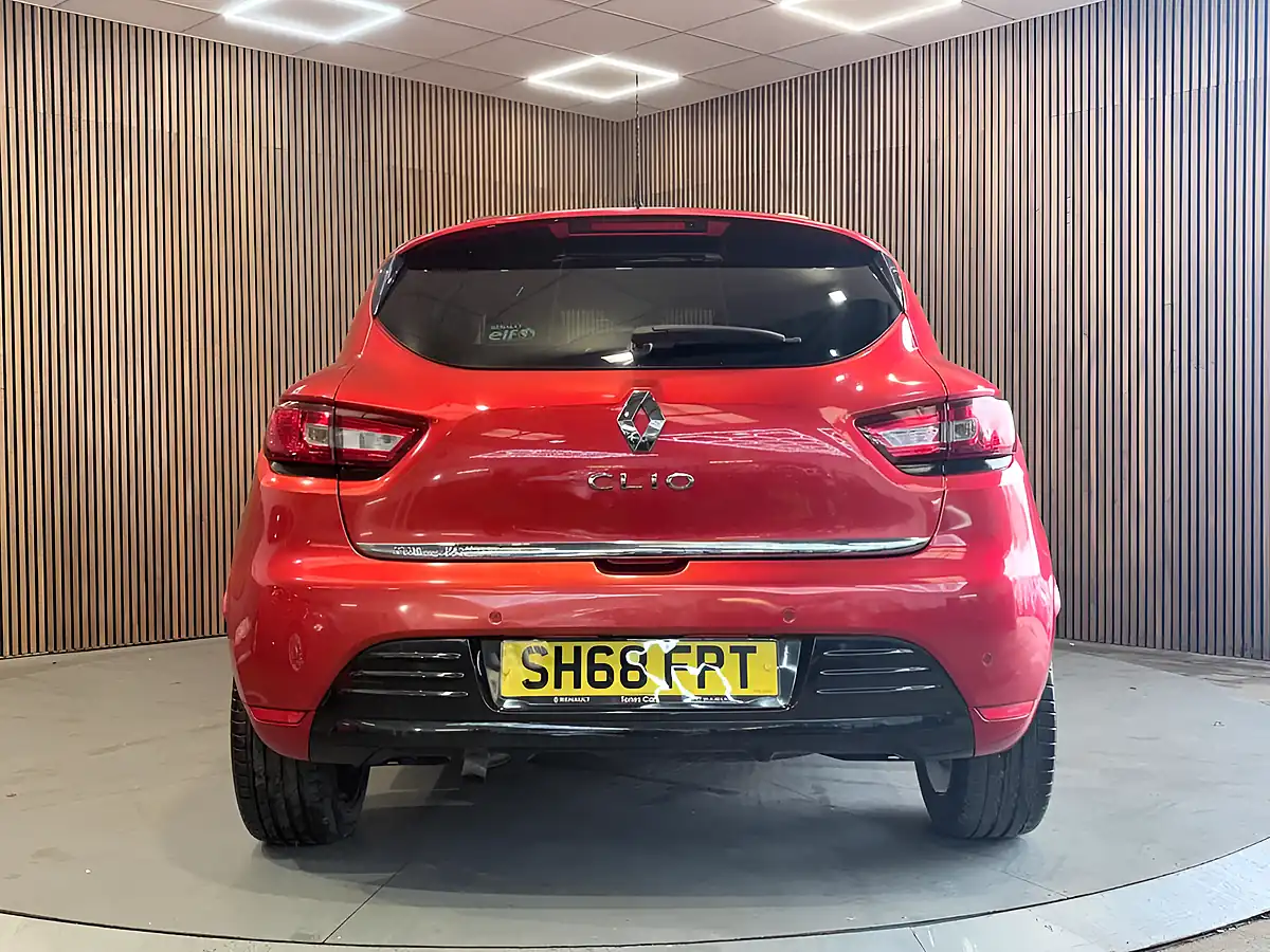 Used 2018 Renault Clio Iconic Red - Interior and Exterior details 6
