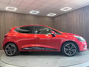 Used 2018 Renault Clio Iconic Red - Interior and Exterior details 7