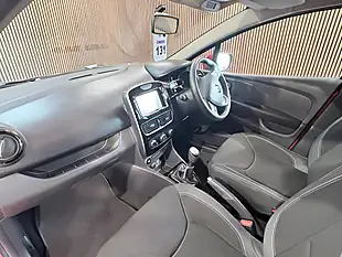 Used 2018 Renault Clio Iconic Red - Interior and Exterior details 8