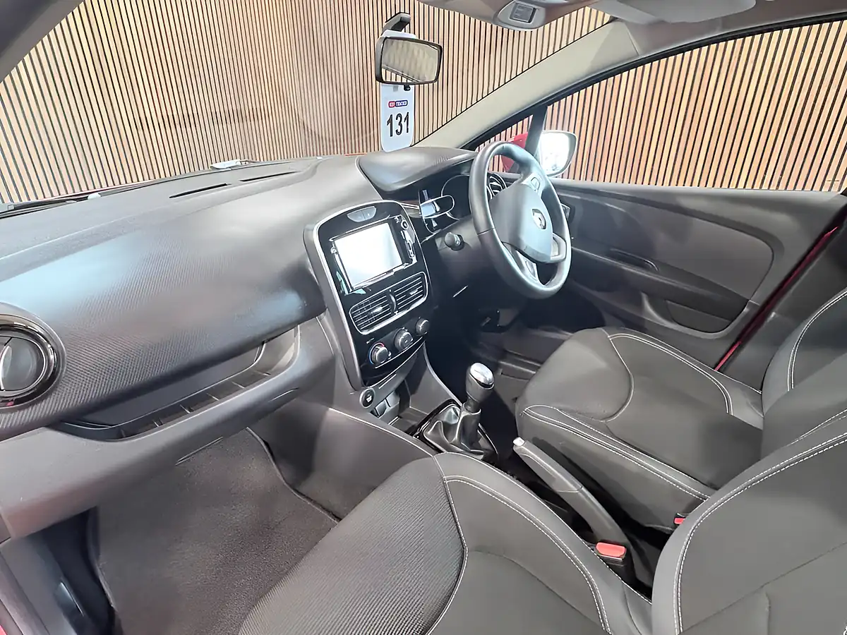 Used 2018 Renault Clio Iconic Red - Interior and Exterior details 8