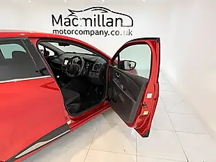 Used 2018 Renault Clio Iconic Red - Interior and Exterior details 10