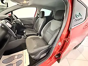 Used 2018 Renault Clio Iconic Red - Interior and Exterior details 16