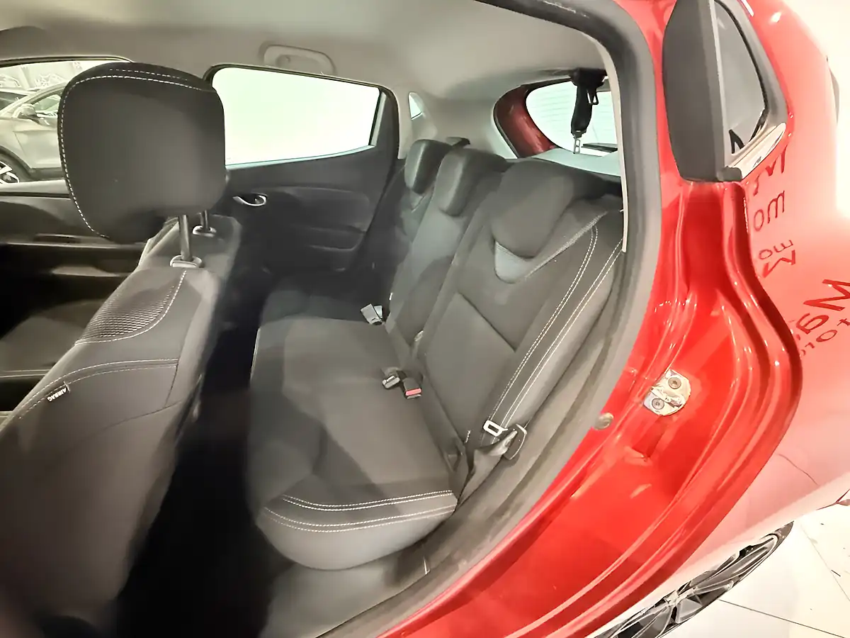 Used 2018 Renault Clio Iconic Red - Interior and Exterior details 17