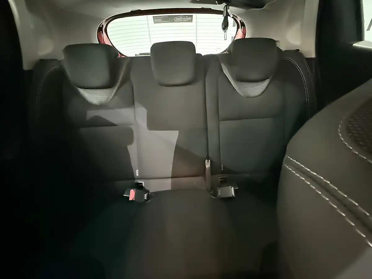 Used 2018 Renault Clio Iconic Red - Interior and Exterior details 19