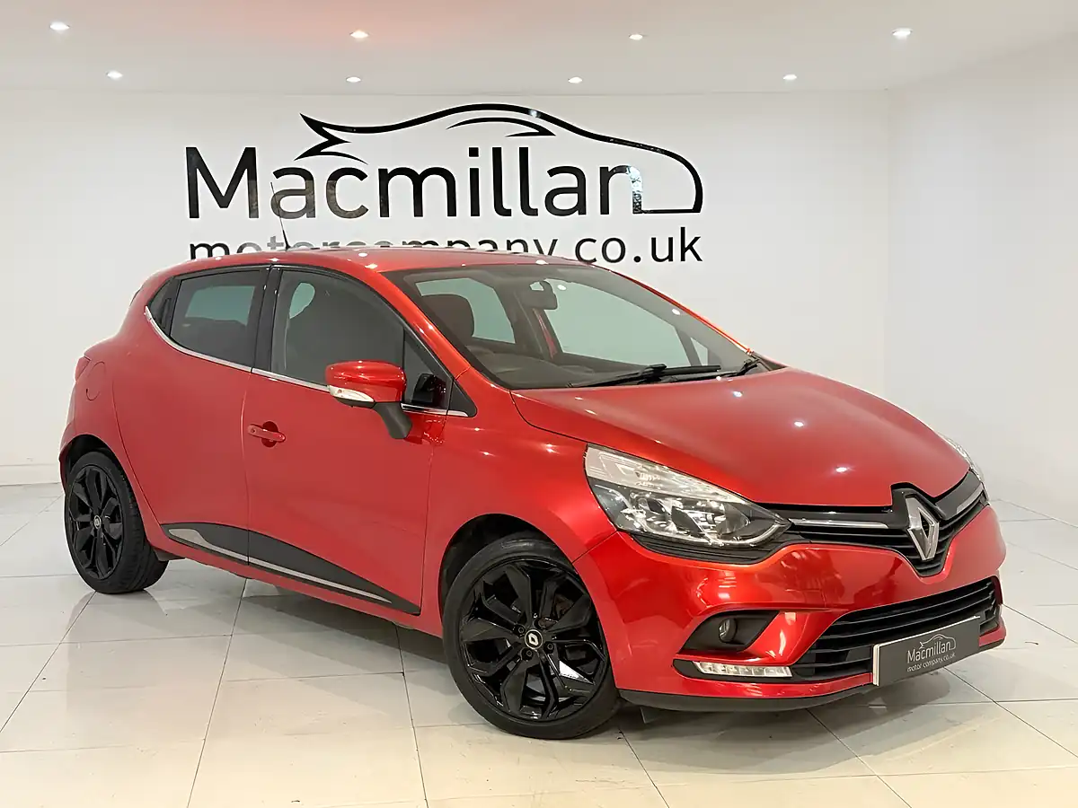Used 2018 Renault Clio Iconic Red - Interior and Exterior details 3