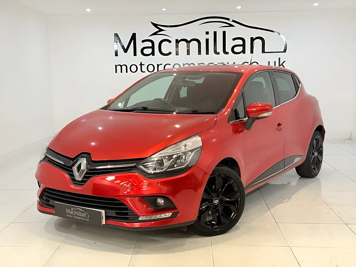 Used 2018 Renault Clio Iconic Red - Interior and Exterior details 5