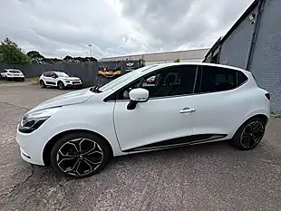 Used 2018 Renault Clio Iconic White - Interior and Exterior details 11