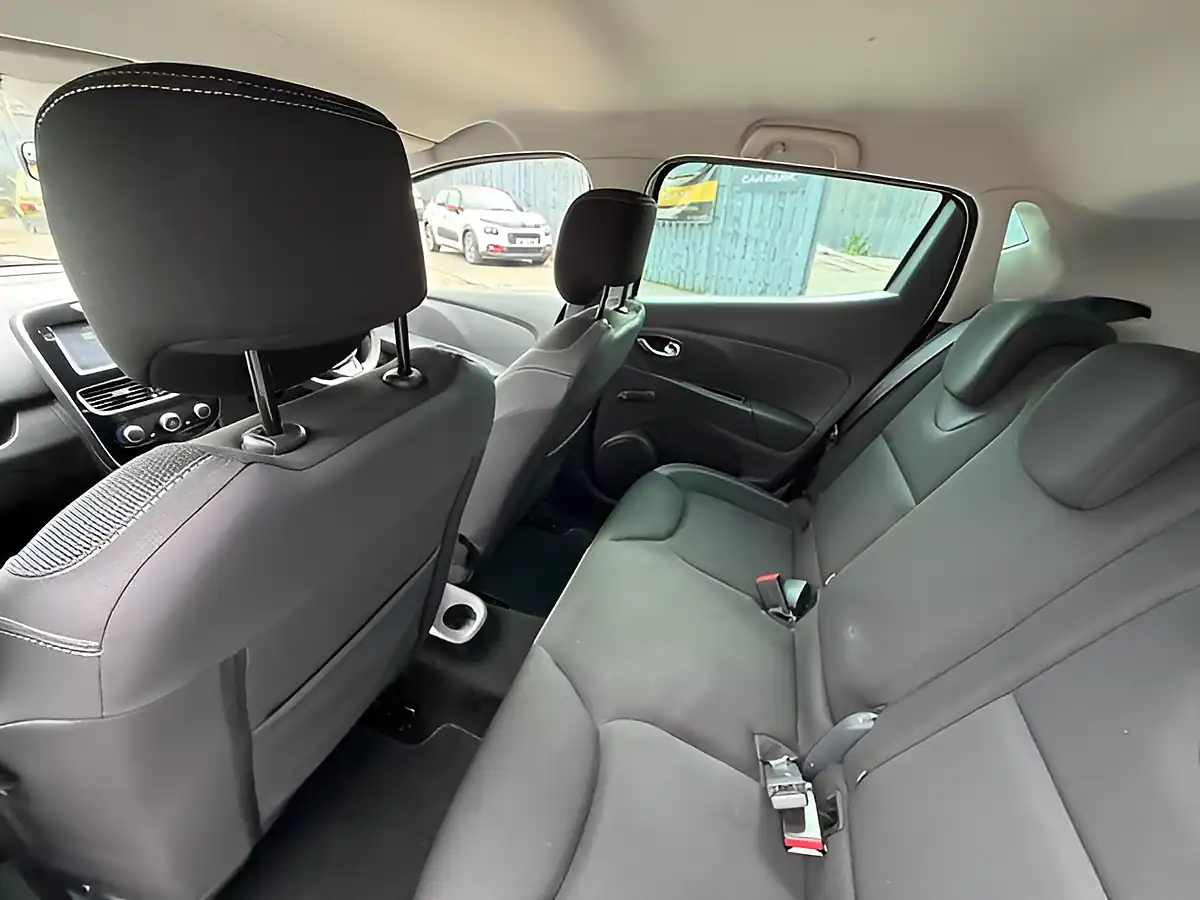 Used 2018 Renault Clio Iconic White - Interior and Exterior details 15