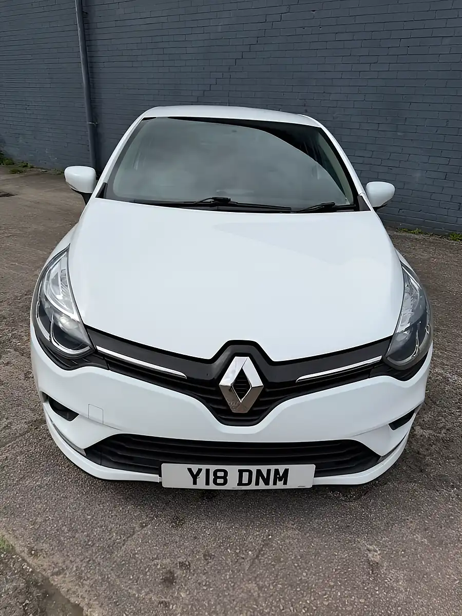 Used 2018 Renault Clio Iconic White - Interior and Exterior details 3