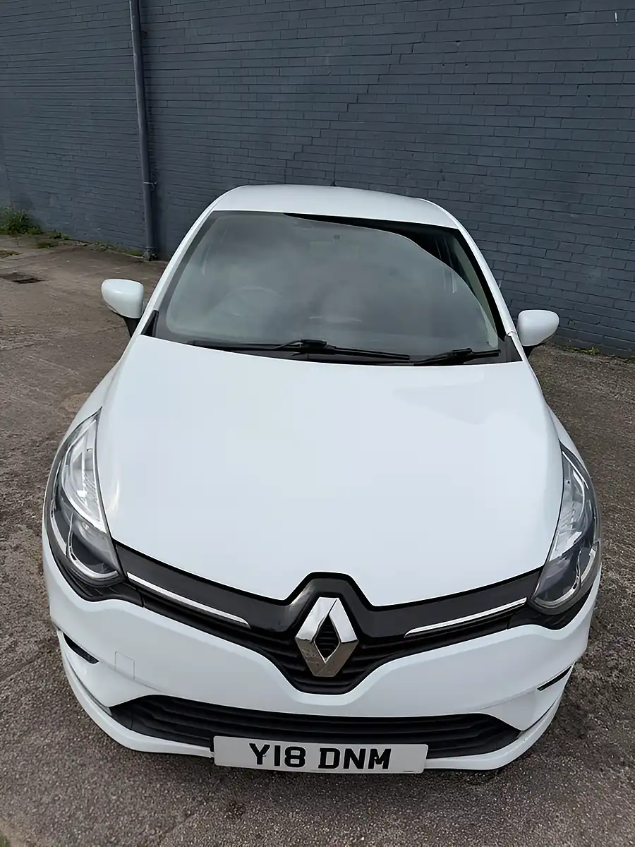 Used 2018 Renault Clio Iconic White - Interior and Exterior details 4