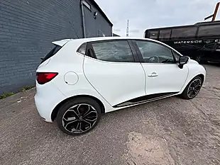 Used 2018 Renault Clio Iconic White - Interior and Exterior details 9