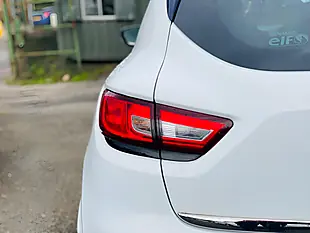Used 2018 Renault Clio Iconic White - Interior and Exterior details 11