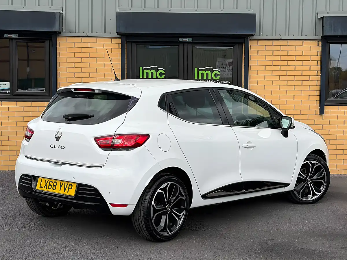 Used 2018 Renault Clio Iconic White - Interior and Exterior details 10