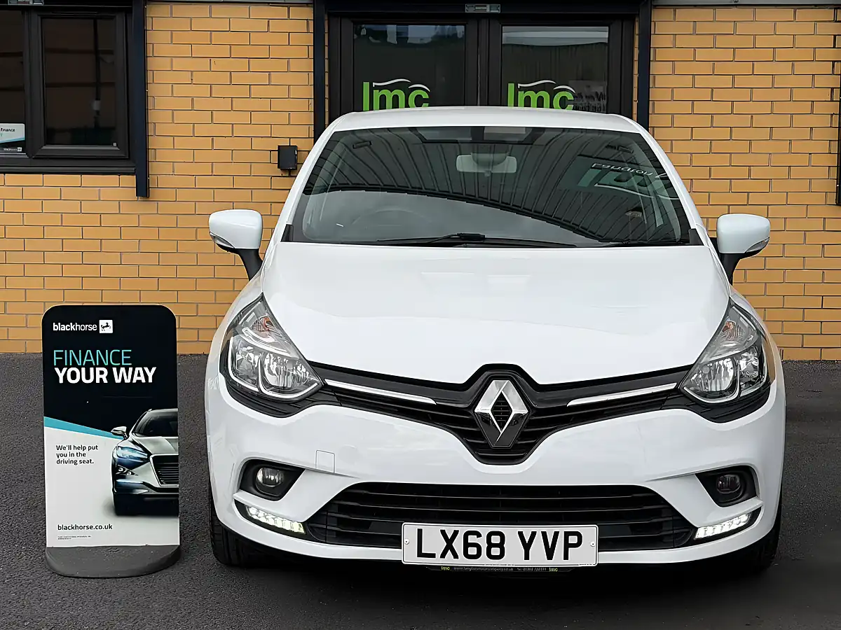 Used 2018 Renault Clio Iconic White - Interior and Exterior details 6
