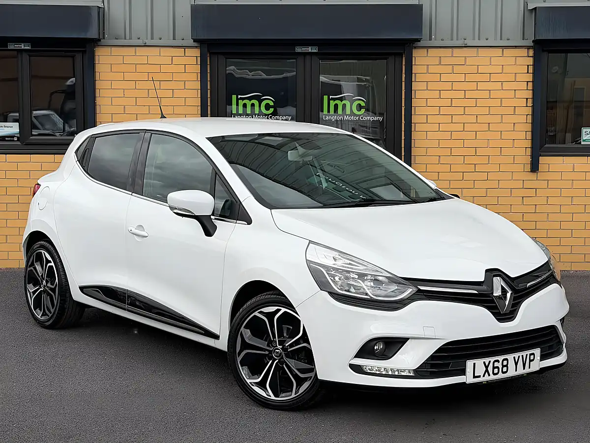 Used 2018 Renault Clio Iconic White - Interior and Exterior details 8