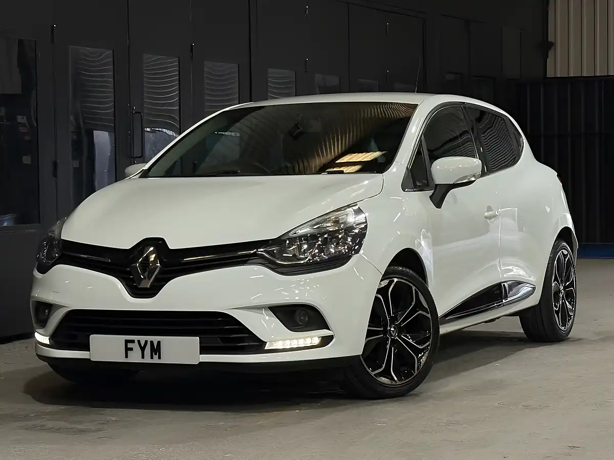 Used 2018 Renault Clio Iconic White - Interior and Exterior details 18