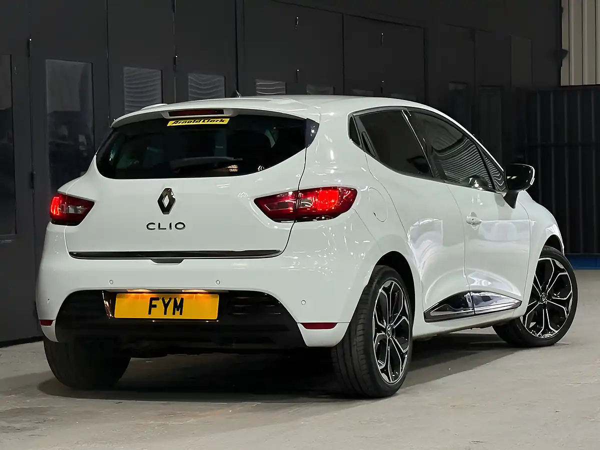 Used 2018 Renault Clio Iconic White - Interior and Exterior details 19
