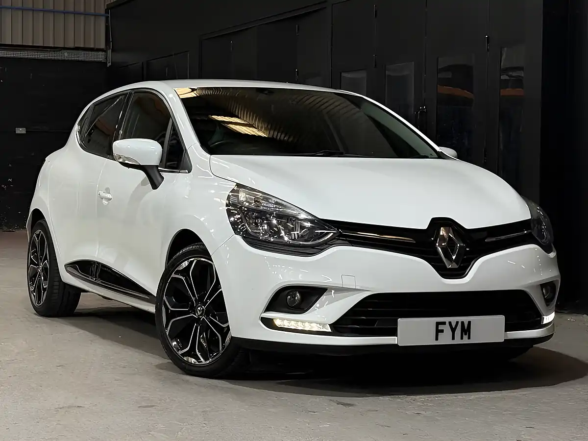 Used 2018 Renault Clio Iconic White - Interior and Exterior details 3