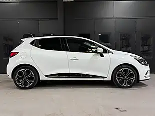 Used 2018 Renault Clio Iconic White - Interior and Exterior details 4