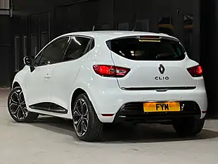 Used 2018 Renault Clio Iconic White - Interior and Exterior details 5