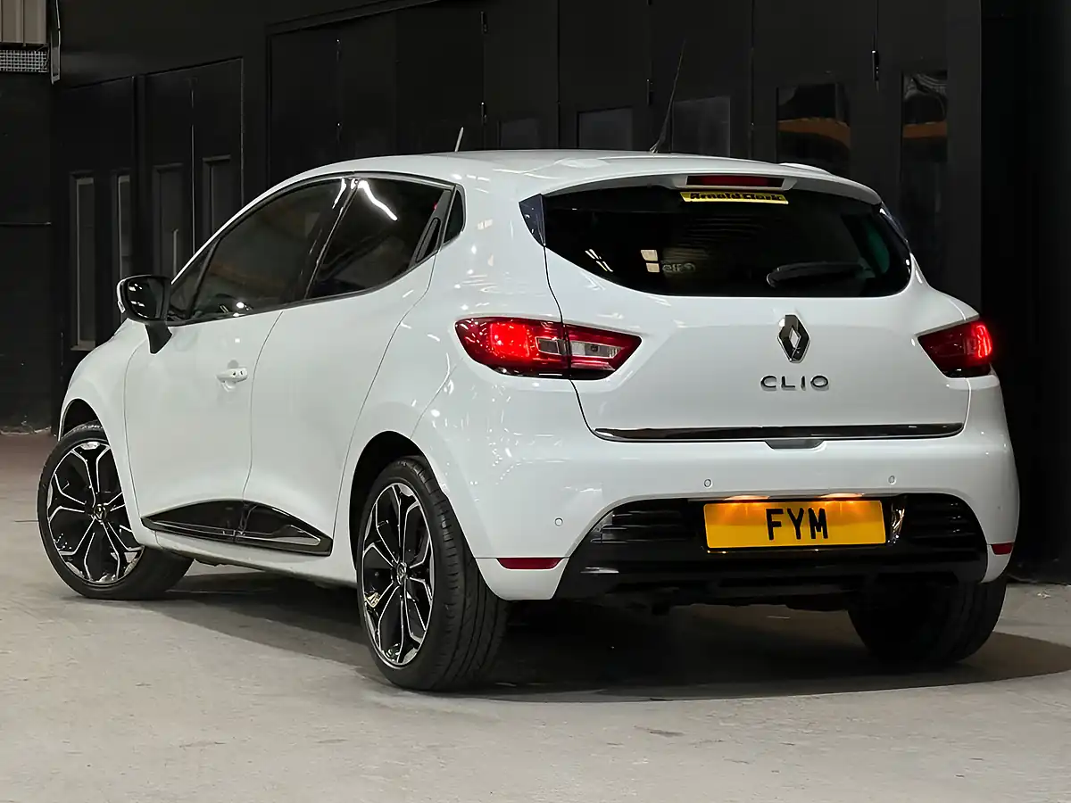 Used 2018 Renault Clio Iconic White - Interior and Exterior details 5