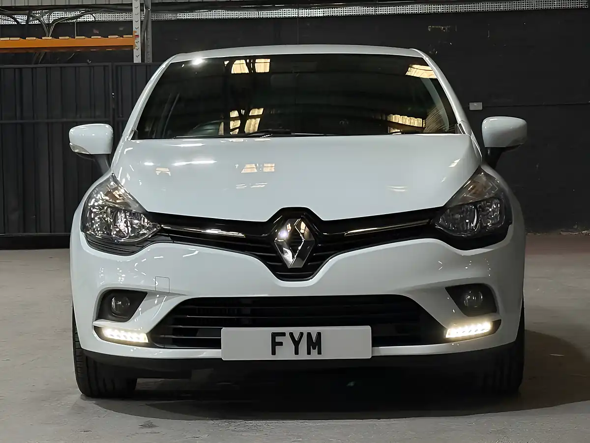 Used 2018 Renault Clio Iconic White - Interior and Exterior details 7